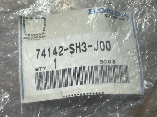 88-91 Honda NOS NEW CRX Hood Bonnet Seal Weatherstrip Gasket OEM 74142-SH3-J00
