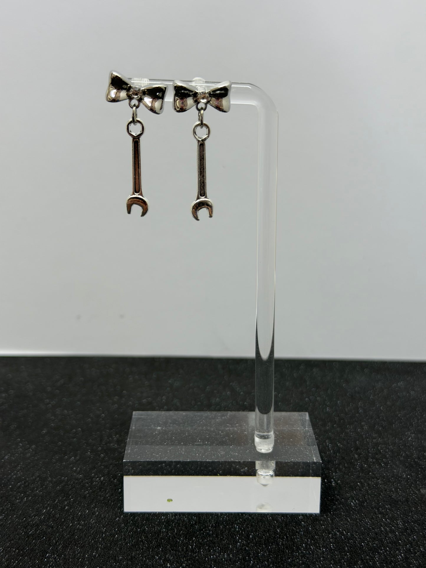 Open Box Wrench Bow Earrings
