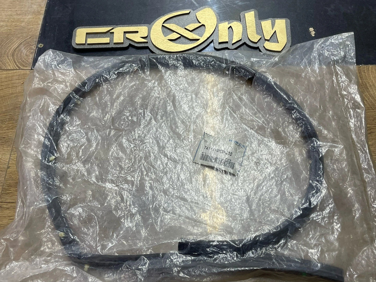 88-91 Honda NOS NEW CRX Hood Bonnet Seal Weatherstrip Gasket OEM 74142-SH3-J00